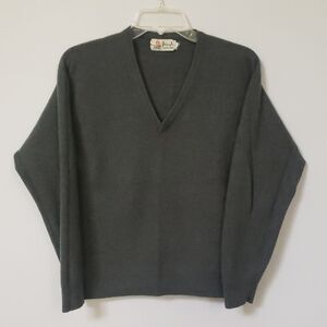 Vintage Pringle Scotland Cashmere Sweater Womens sz 42 Green V Neck